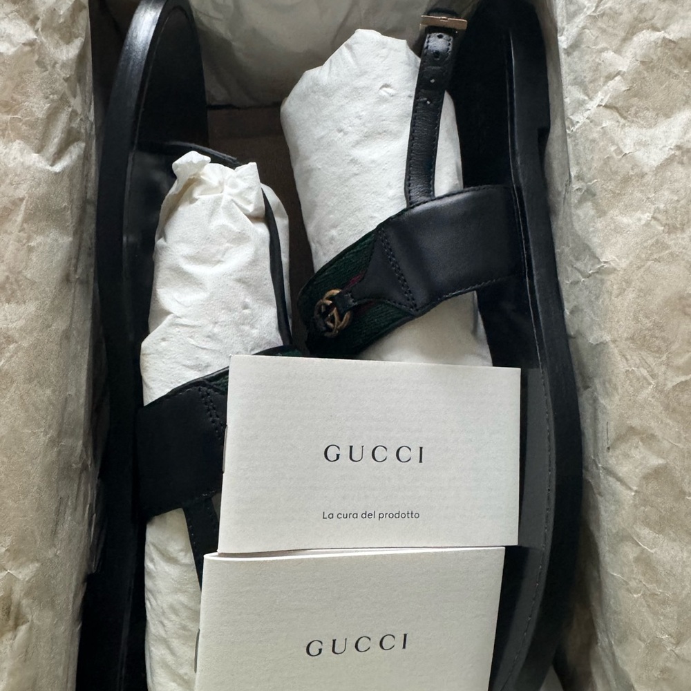 Gucci Black Leather Thong Sandals Green/Red Stripe & Gold Accents Size 39.5 NWT - Picture 11 of 12